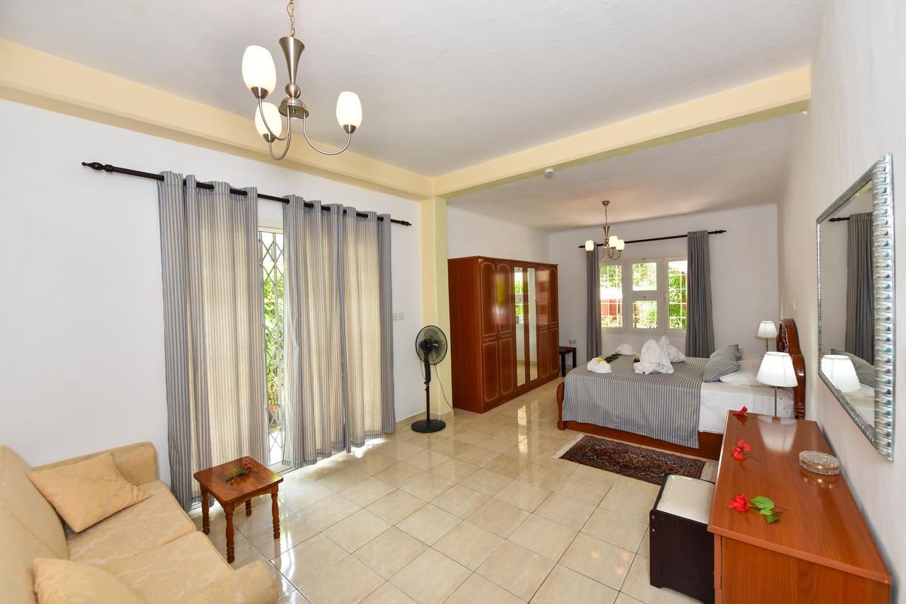 Jessies Guest House Seychelles Beau Vallon  Exteriör bild