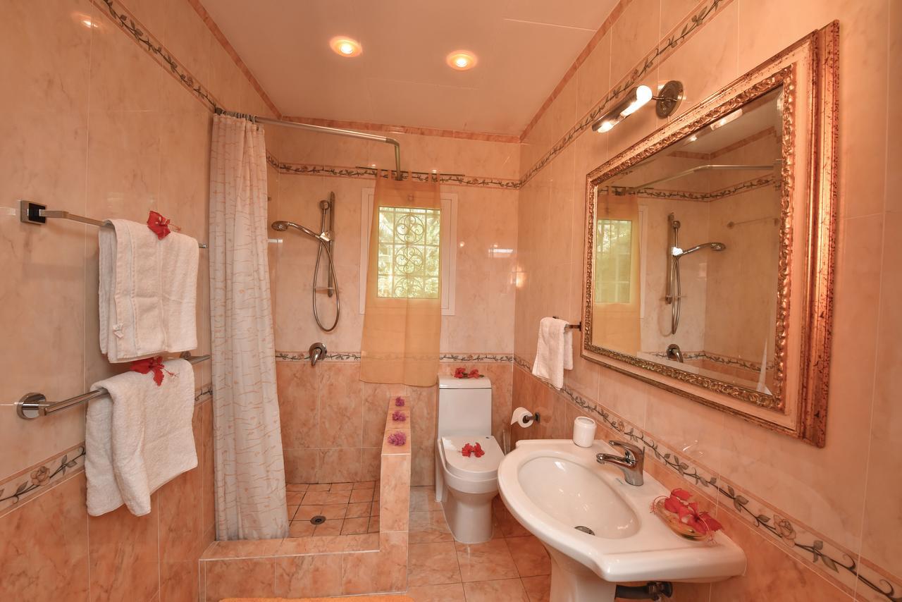 Jessies Guest House Seychelles Beau Vallon  Exteriör bild