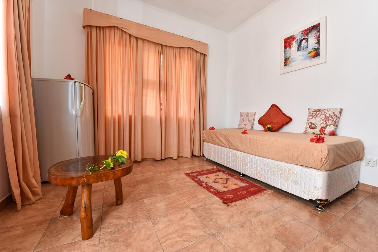 Jessies Guest House Seychelles Beau Vallon  Exteriör bild