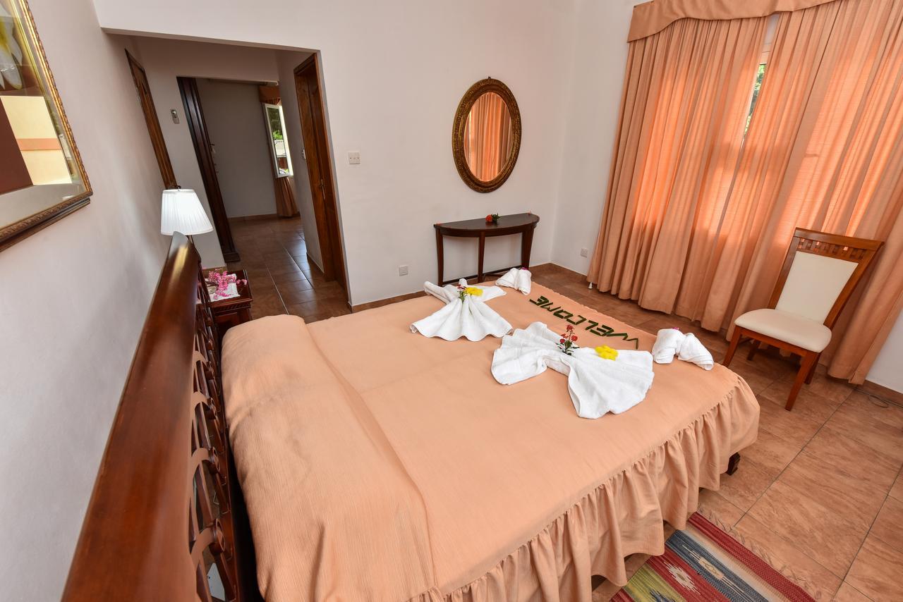 Jessies Guest House Seychelles Beau Vallon  Exteriör bild