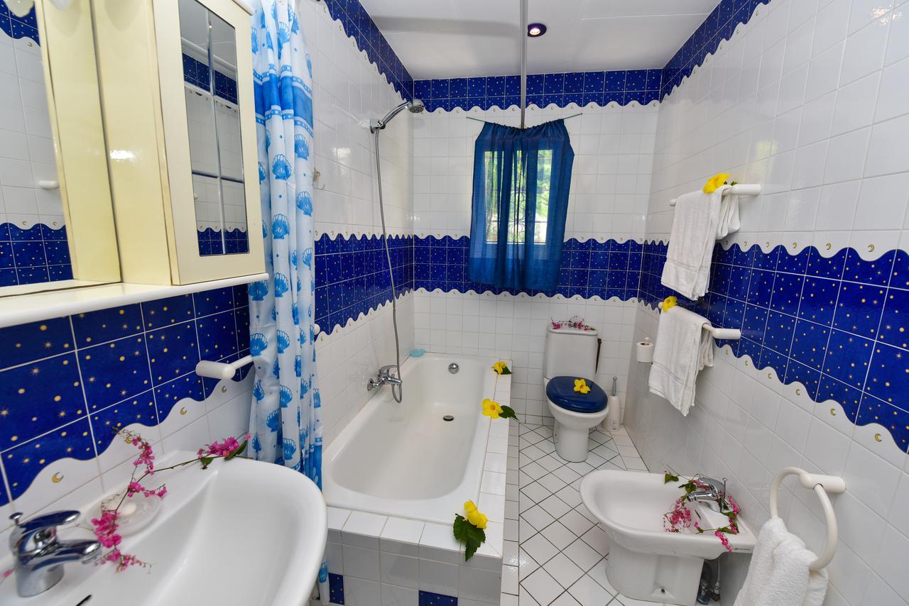 Jessies Guest House Seychelles Beau Vallon  Exteriör bild